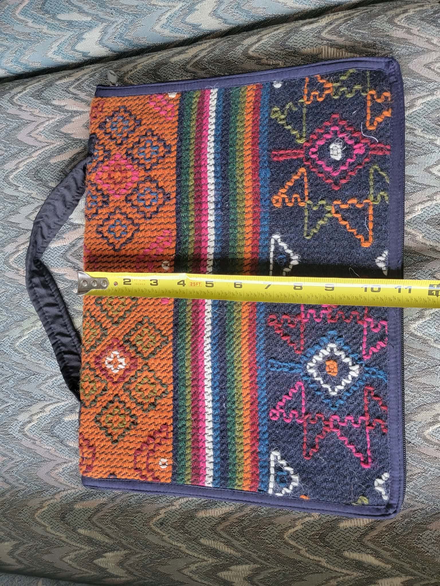 Ythra laptop cover
